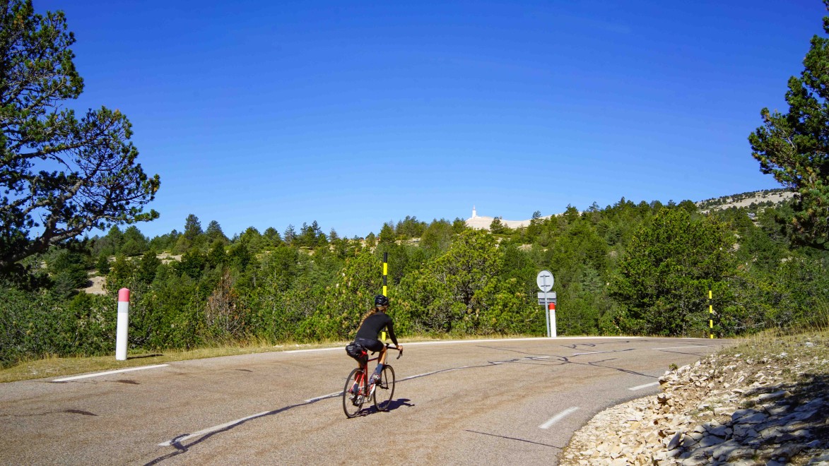 Blauer Himmel, Sonne und Mont Ventoux: alles für eine unvergessliche Reise