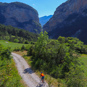 Gravel-Radfahrer im Diois in der Drôme Provençale