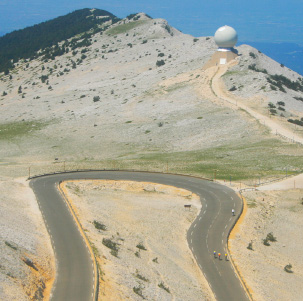 Ankunft am Gipfel des Mont Ventoux