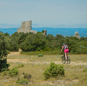Mountainbiken in der Dordogne und Schlösser entdecken