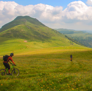 traversée à VTT dans les Alpes